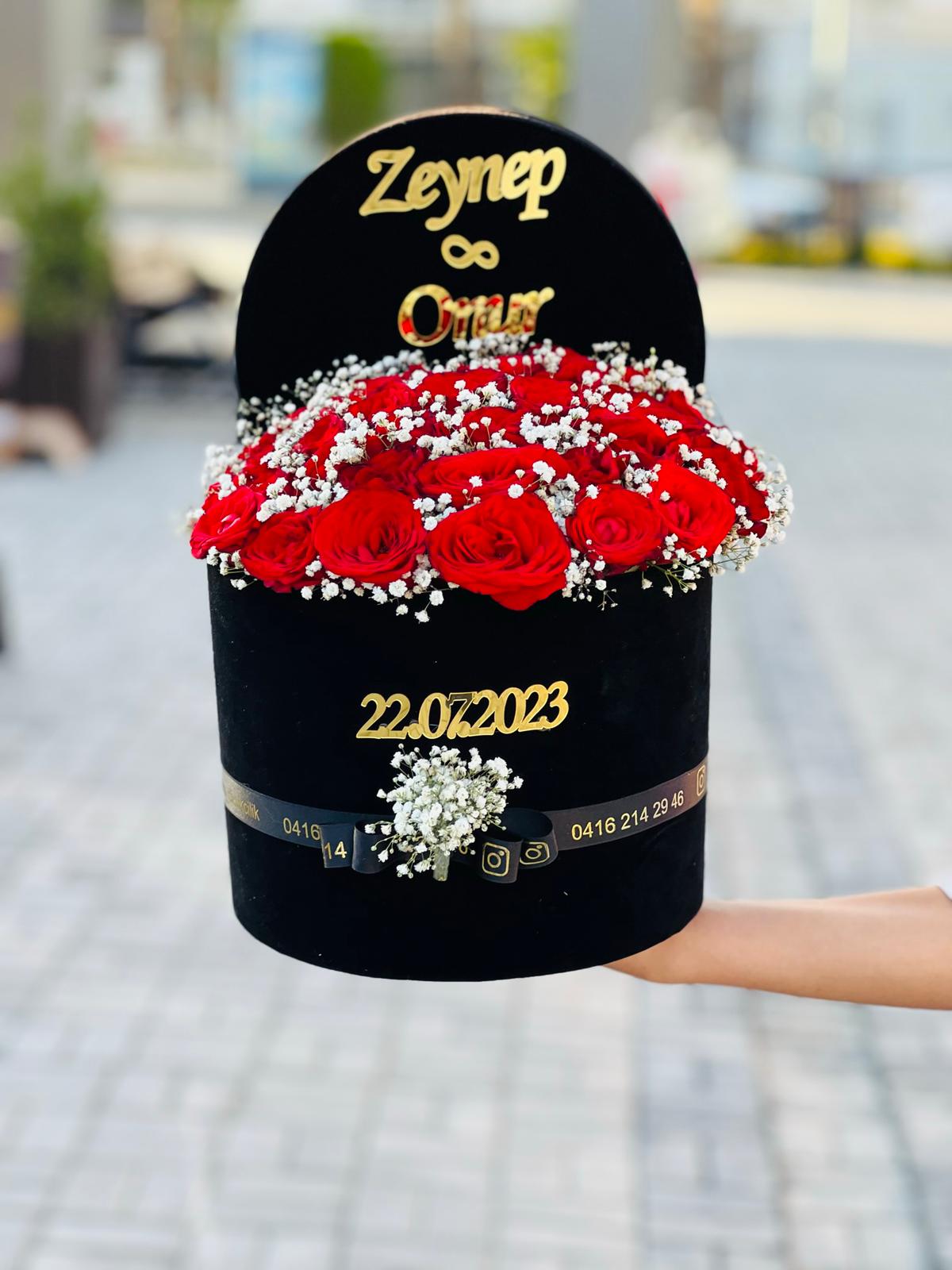 21 GÜL SİYAH KUTU